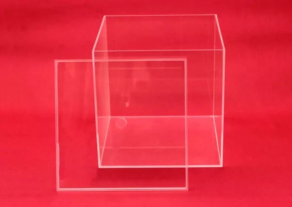 Square methacrylate box