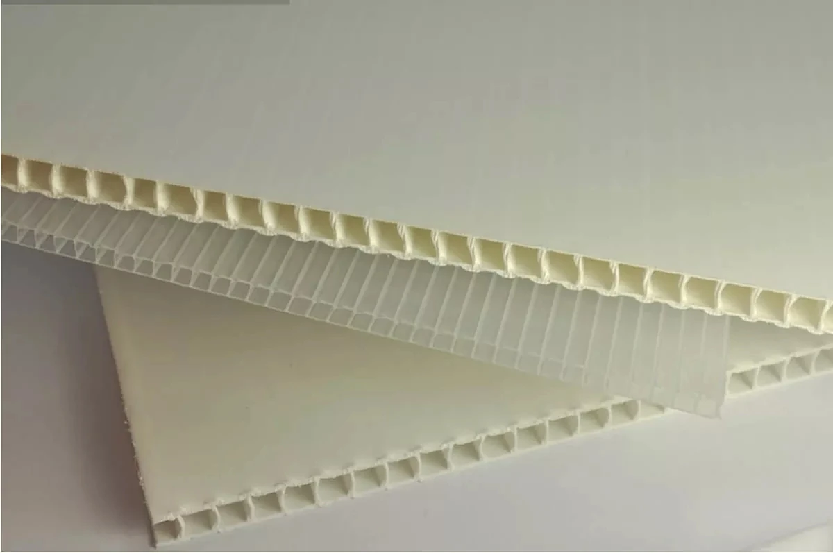 Policarbonato celular blanco