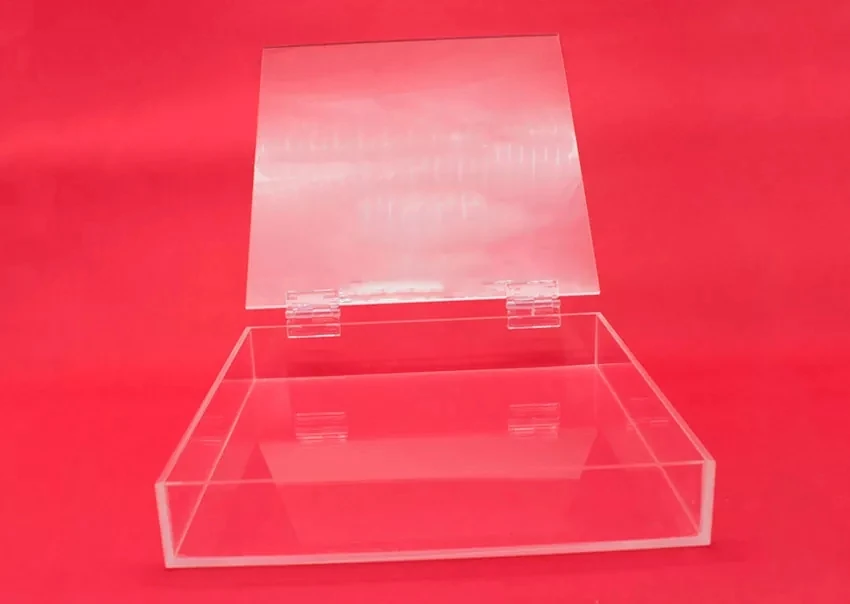 Caja con tapa y bisagra 3